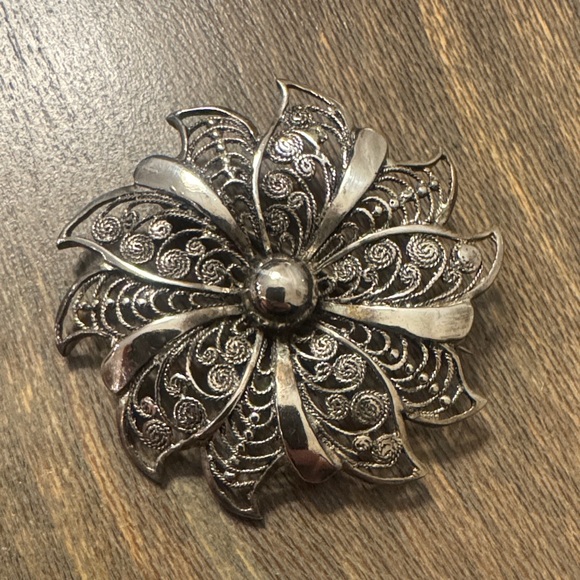 Estate Jewelry - Vintage Sterling Silver Filigree Flower Floral Brooch